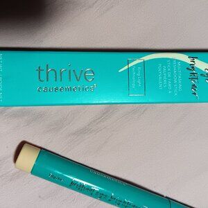 Thrive Brilliant eye Brightener eyeshadow stick (Blythe}